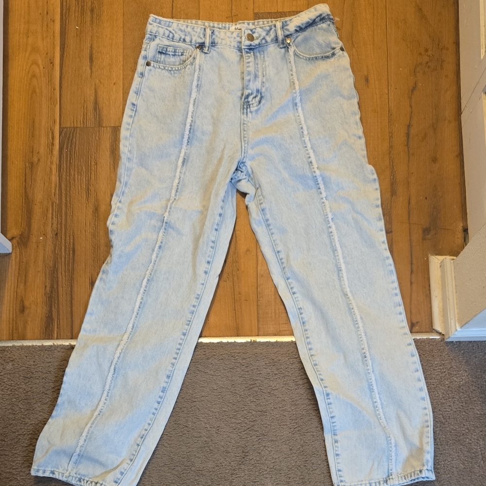 Women's Straight Leg Jeans - Light Blue